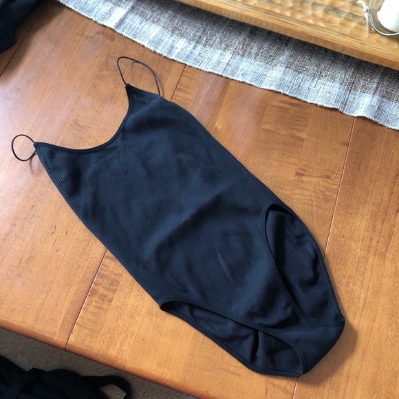 SUNDAY BEST bodysuit - Picture 2 of 3